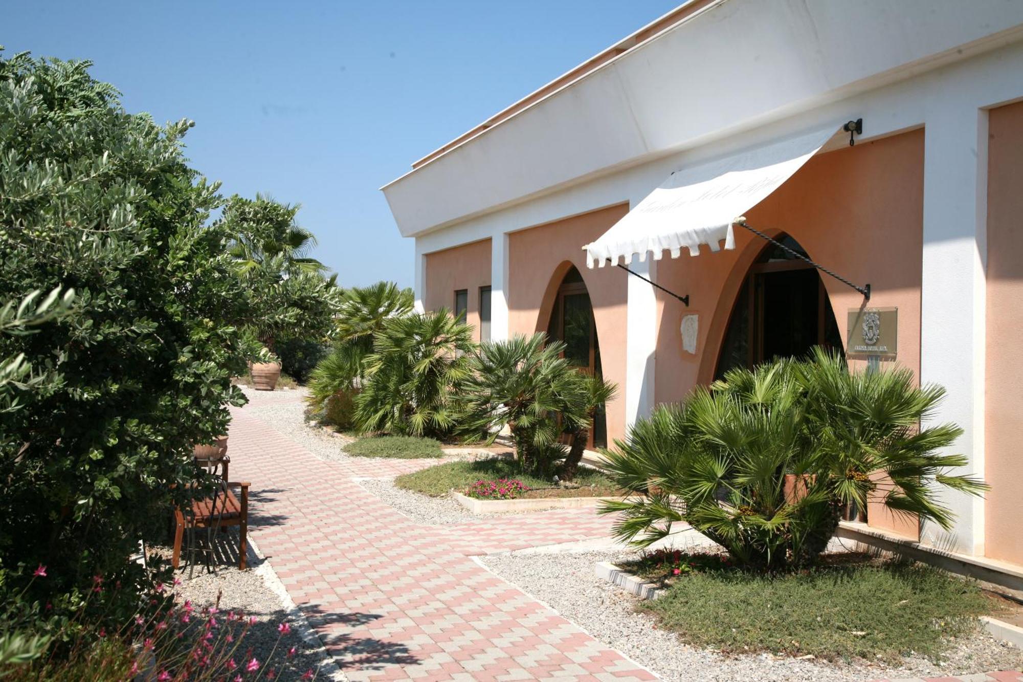 Garden Hotel Ripa فيستَ المظهر الخارجي الصورة