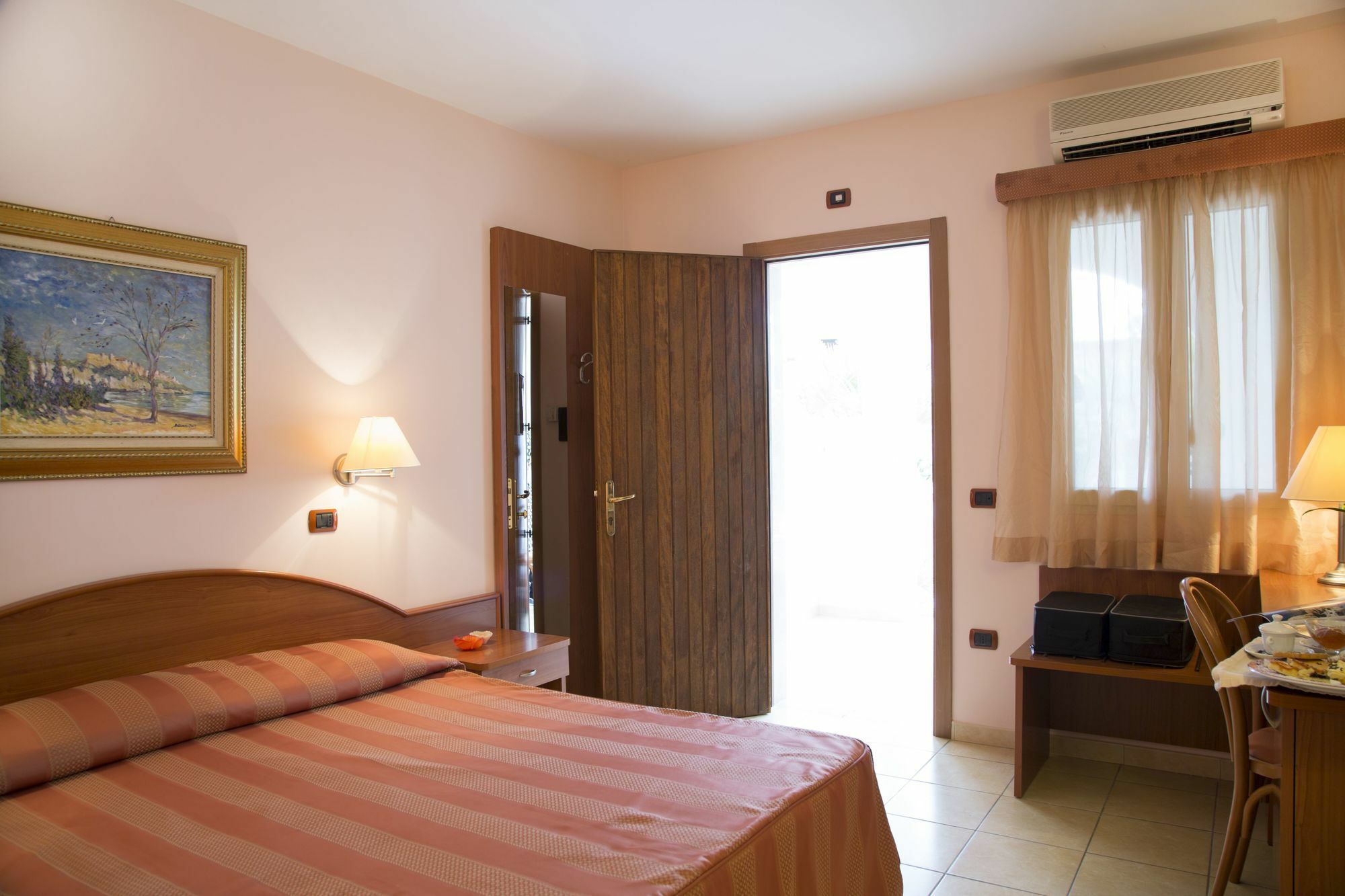 Garden Hotel Ripa فيستَ المظهر الخارجي الصورة